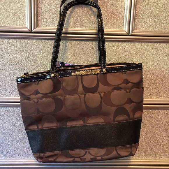 Coach Bag - Picture 2 of 4